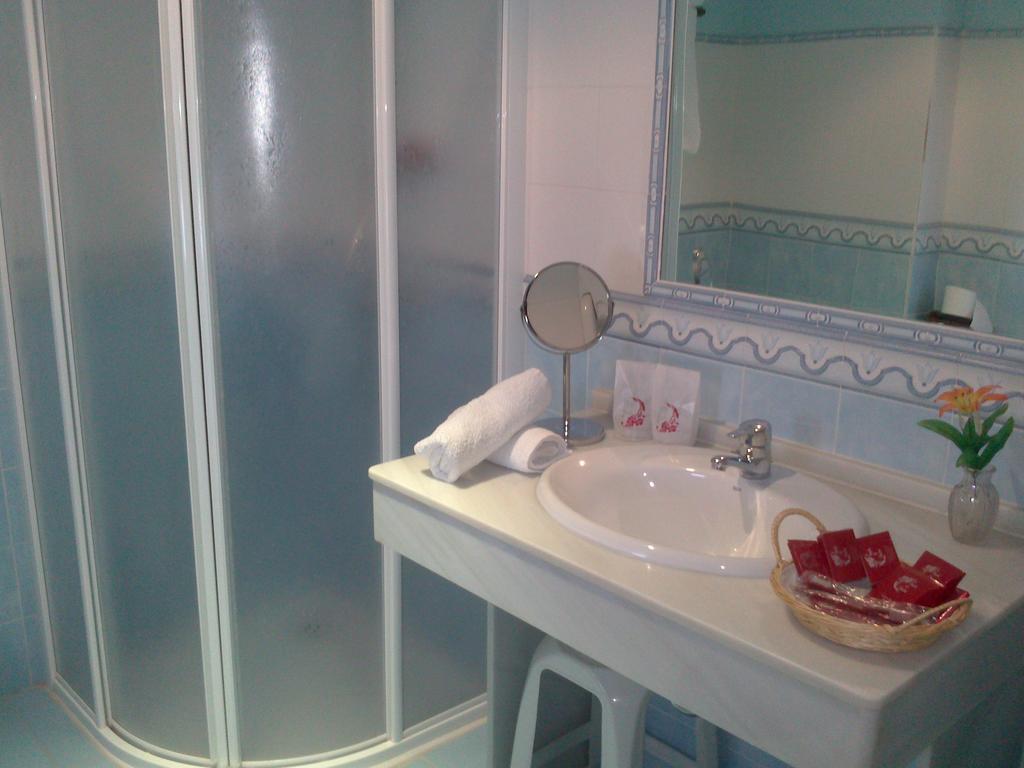 Hostal Rural La Casa Verde Cheles Kültér fotó